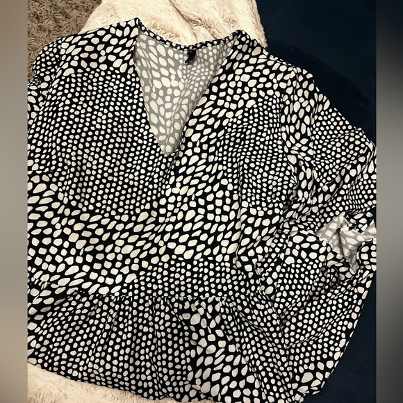 Flowy Patterned Dress. Size large. EUC. Worn once. - Picture 7 of 7